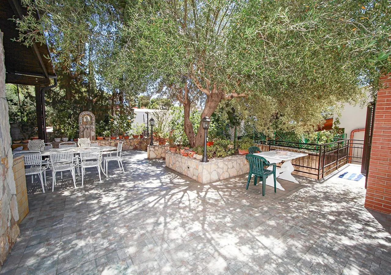 Teatro Apartments Mondello Palermo 0*,